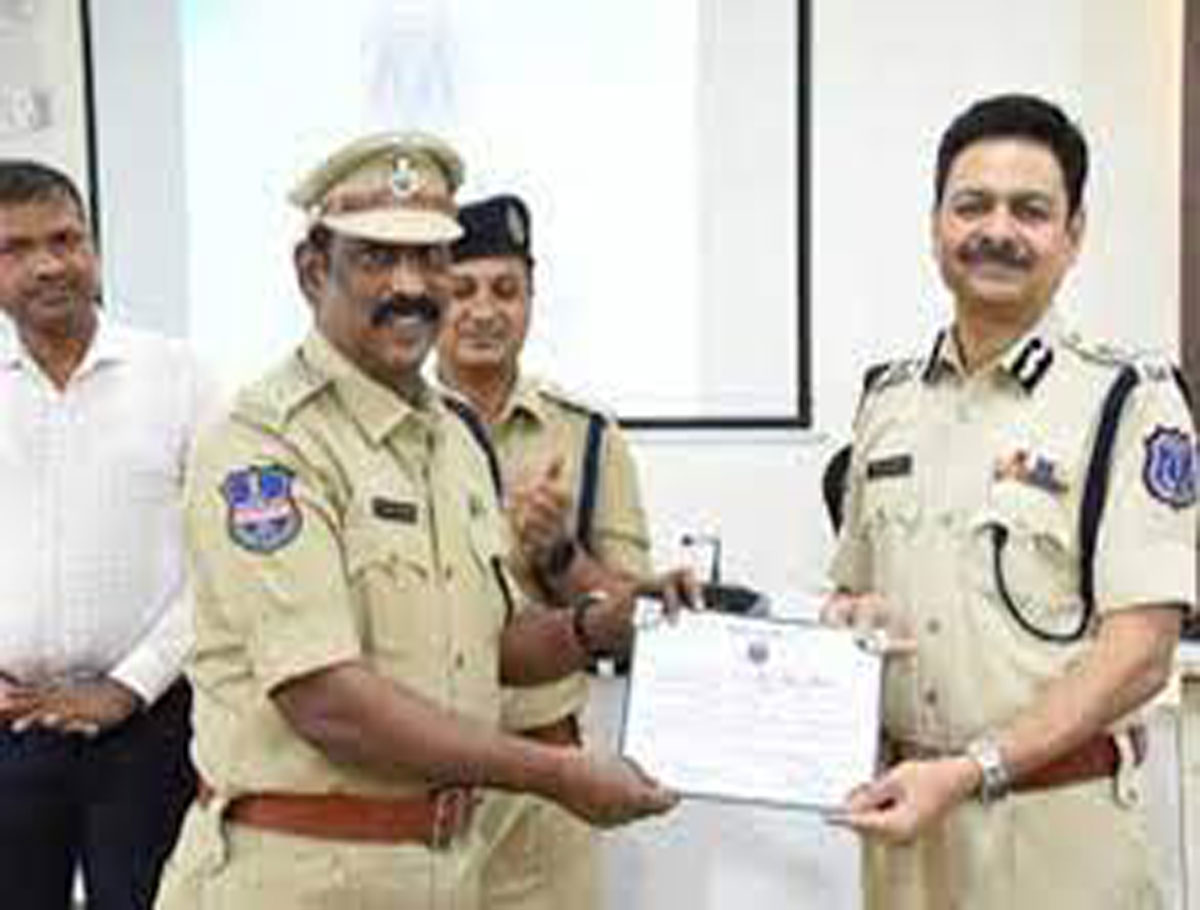NBW's Special Execution Teams Rewarded For Execution Of Long Pending Warrants