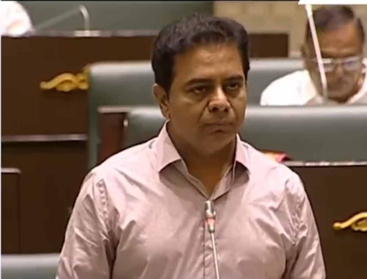 KTR Became Furious On Bandi Sanjay's Comments Against KCR In Parliament