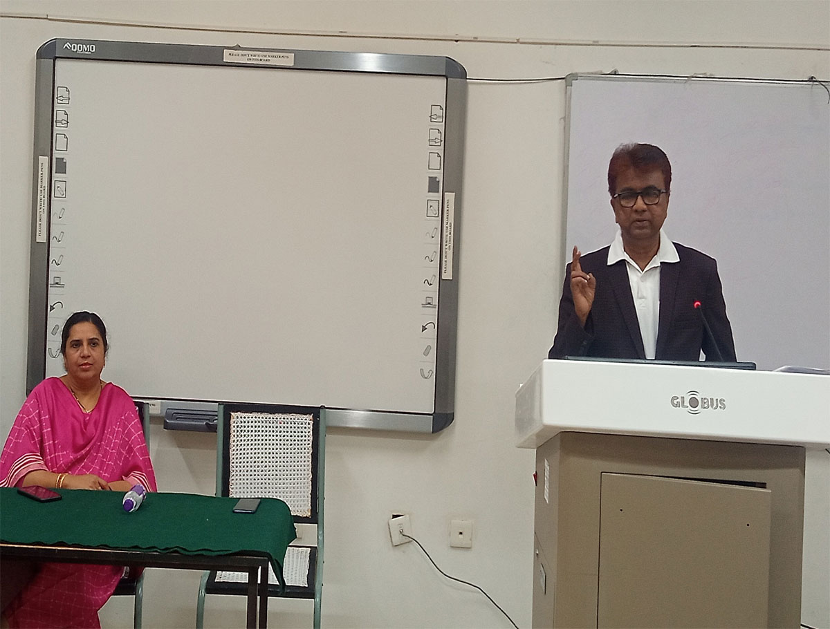 Refresher Course in Political Science & Public Administration Concludes at MANUU