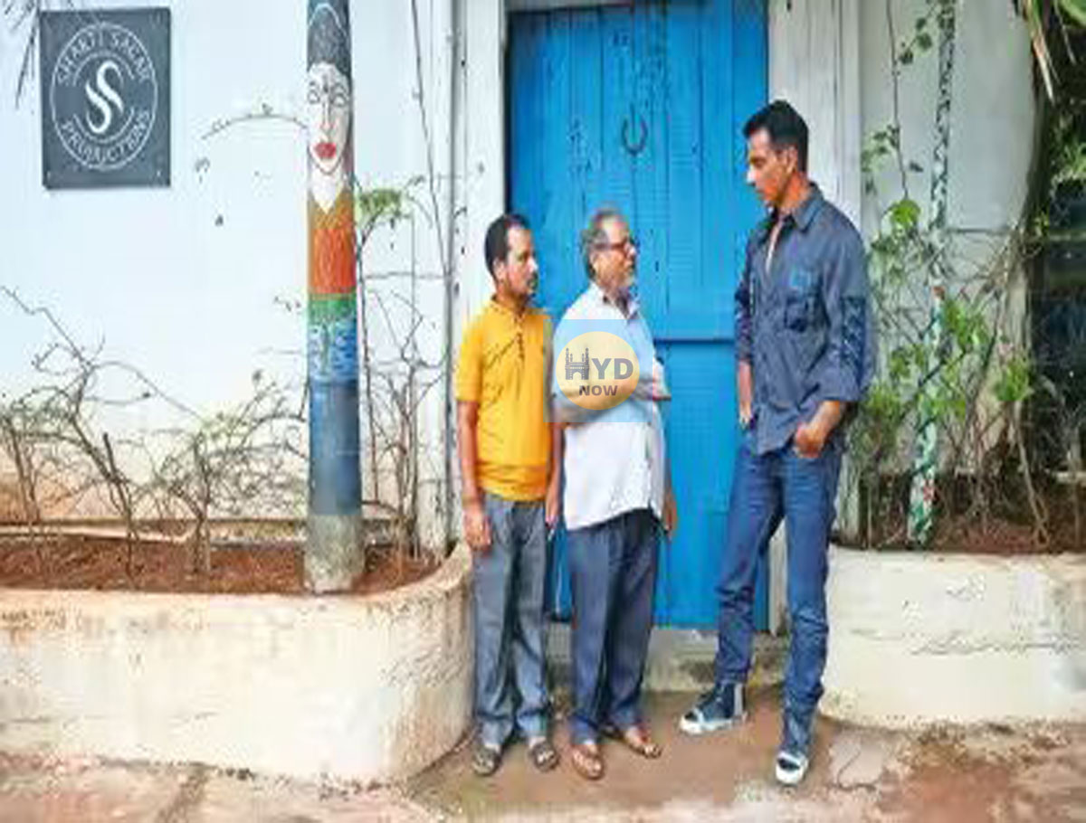 Sonu Sood Helped Bihar man To Clear His Debts