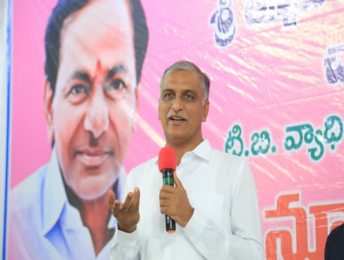 51 Minorities Youth Received Cheques Under Minority Bandhu Scheme By Harish Rao