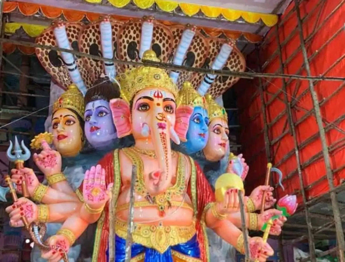 Hyd Police Issued A Safety Advisory For The Immersion Of Ganesh Idols In The City 