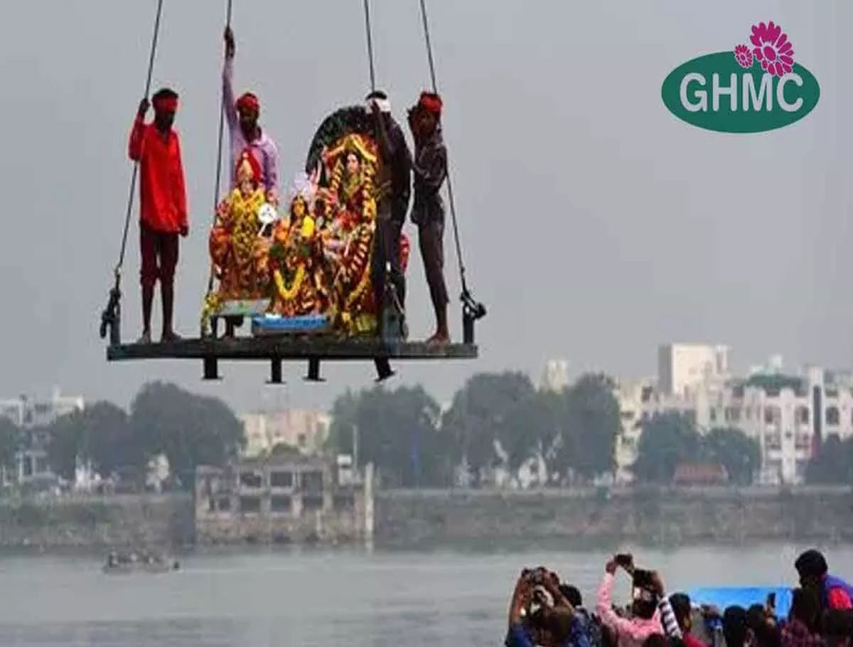 GHMC Has Completed Arrangements For Ganesh Shobha Yatra And Immersions