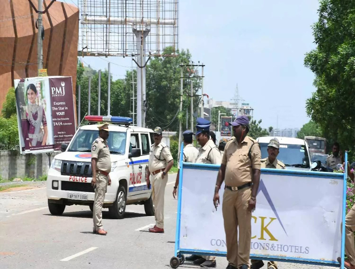 Heavy police at Civil Courts in Vijayawada