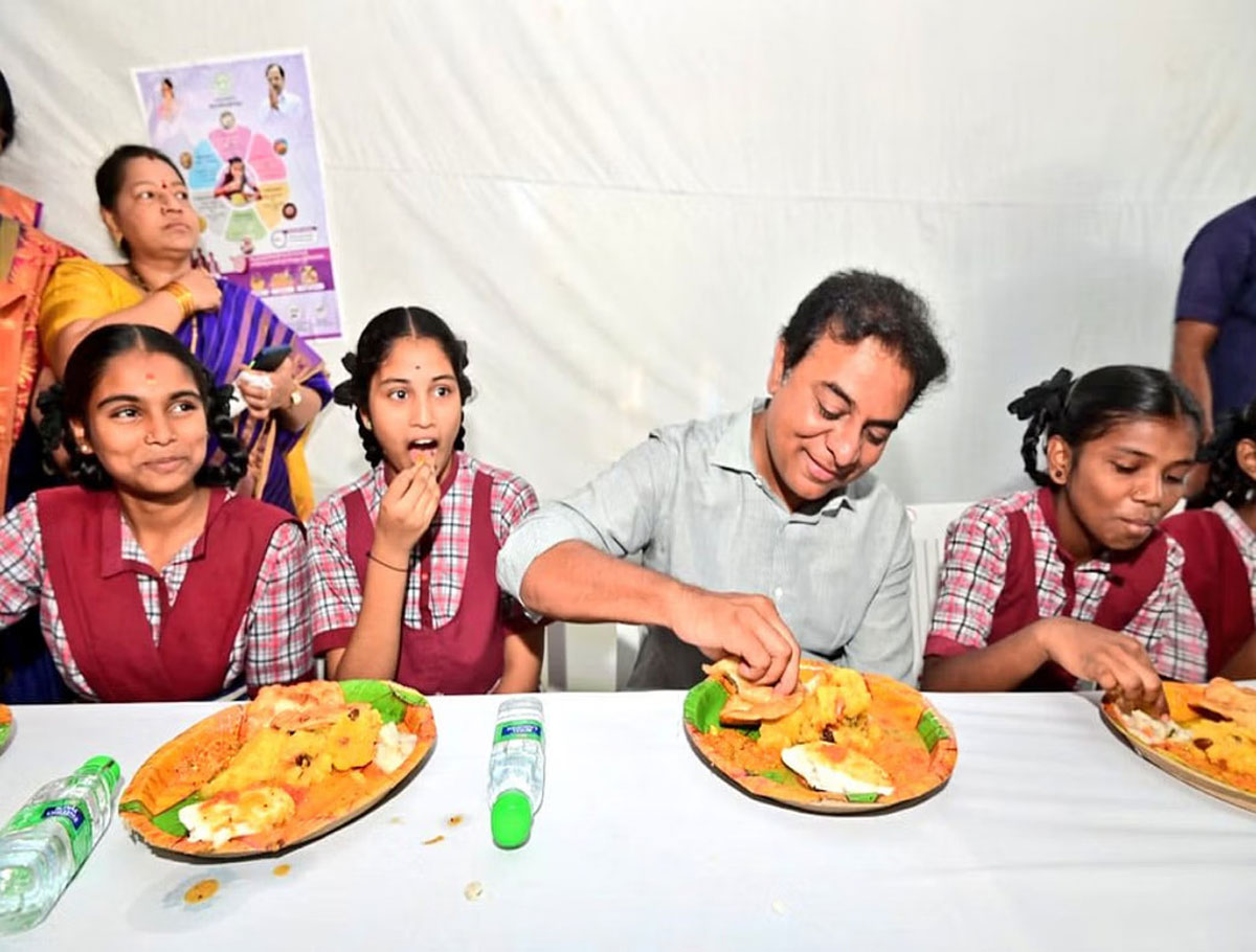 KTR Launch "Chief Minister Breakfast Scheme" Served To School Students 
