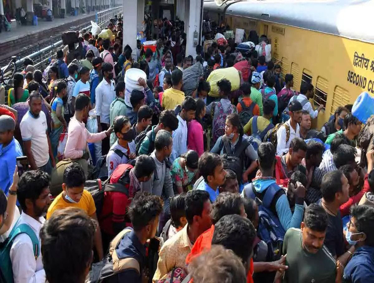 Railway And Bus Stations In Hyderabad Crowd Ahead Of Dussehra Festival