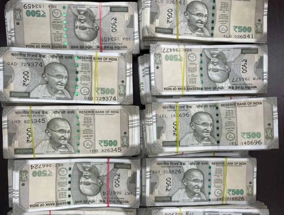 Police Seized Unaccounted Cash Of Rs. 3.04 Cr