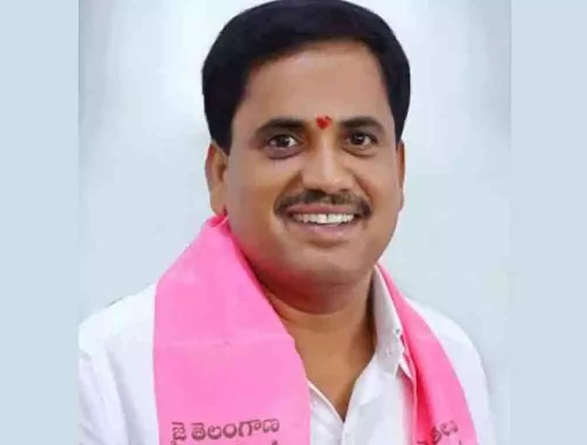 BRS Face Another Jolt, MLC Kasireddy Leaves Party
