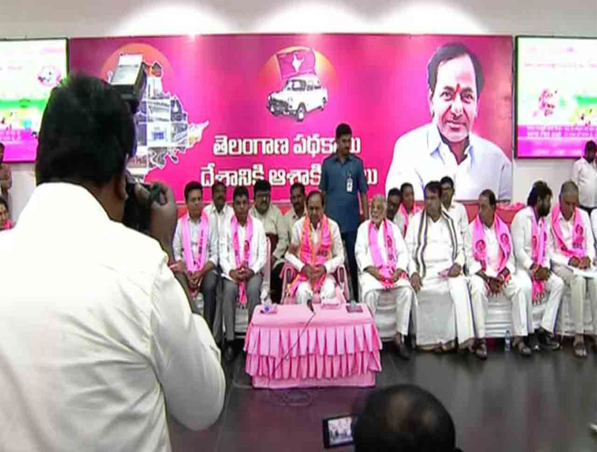 CM KCR Distributed The B-Forms To 51 Candidates