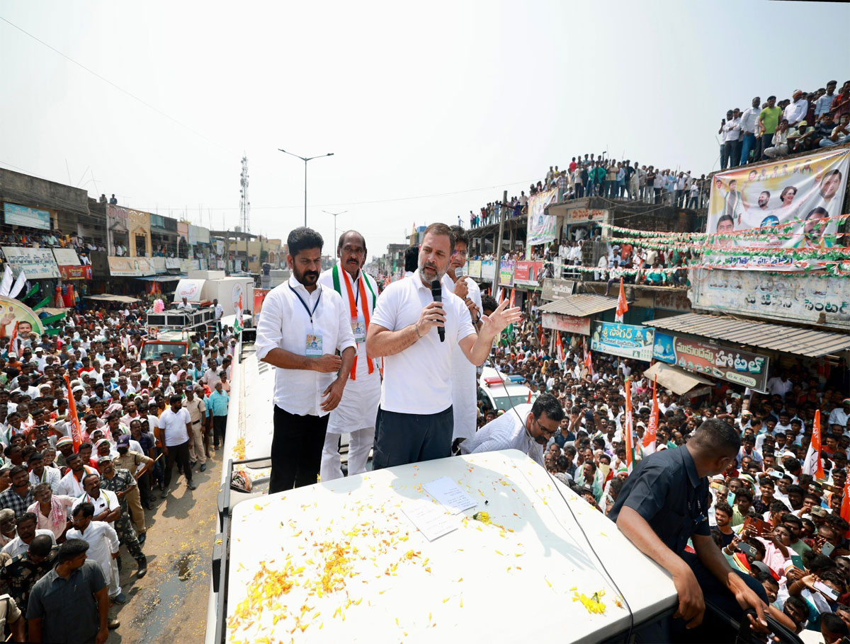 Rahul Gandhi Participates In The ‘Vijayabheri Yatra’ In Telangana”