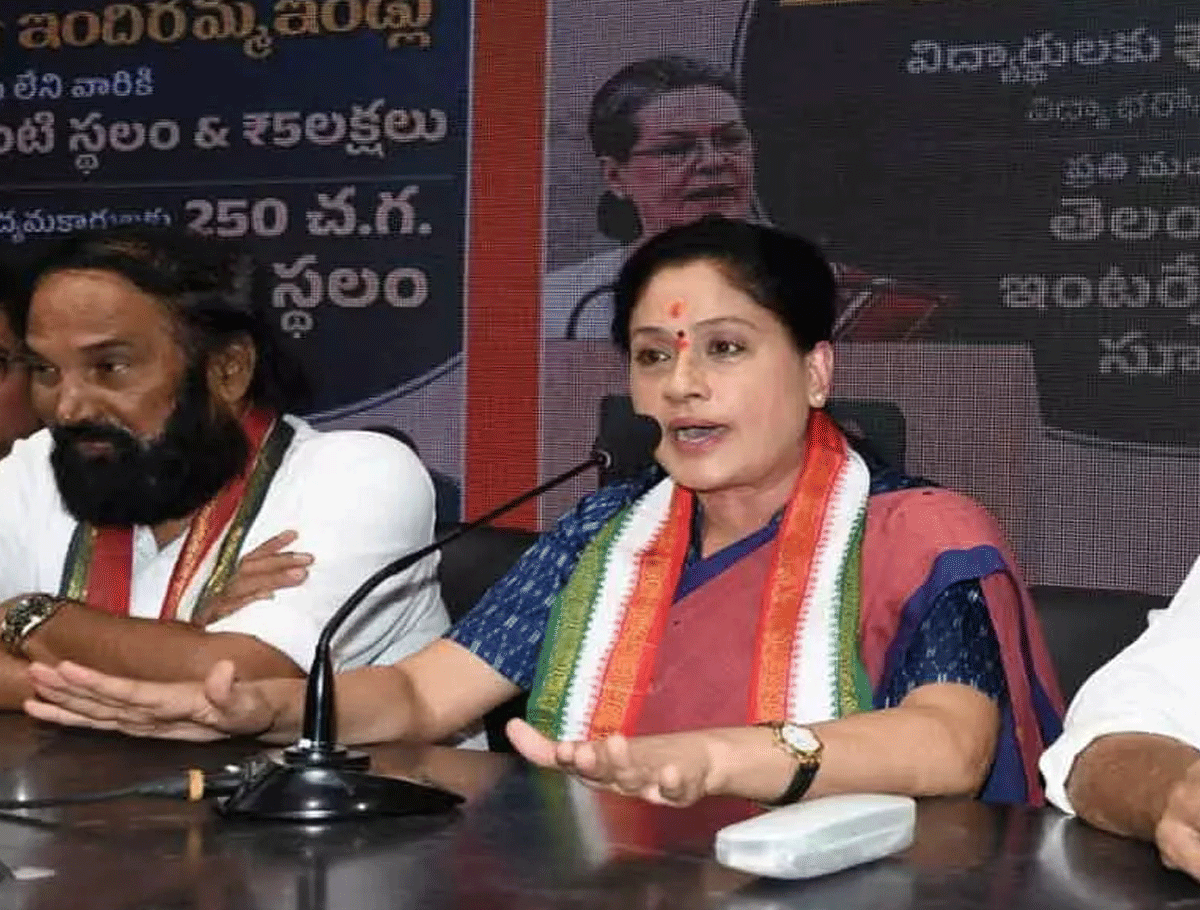BRS And BJP Are Having Secret Alliance: Vijayashanti