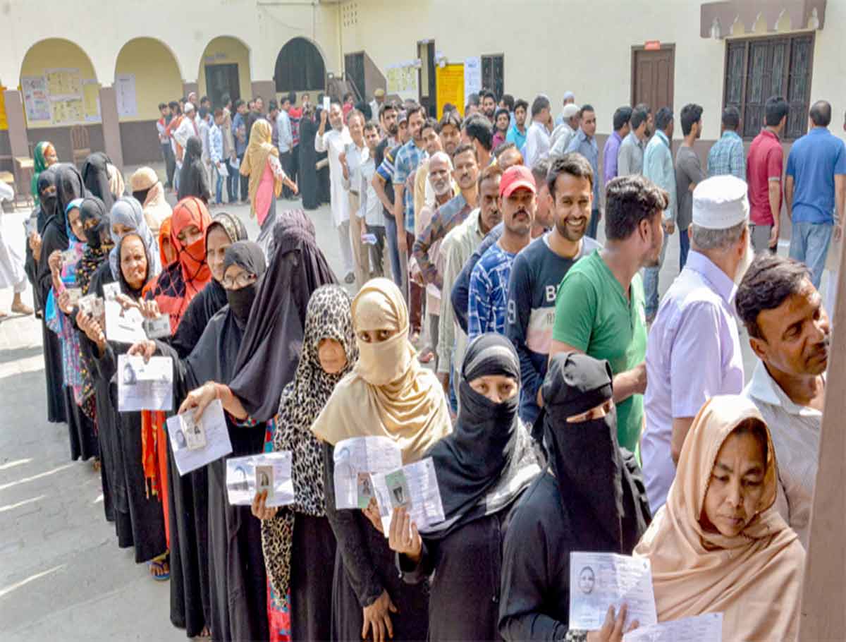 BRS And Congress Going All Out To Woo Muslim Voters 