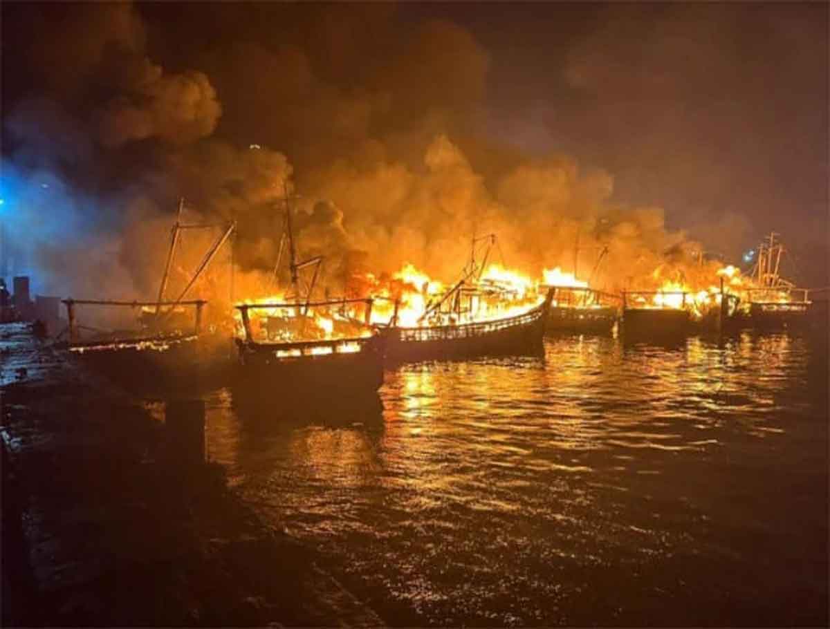 Massive Fire Broke Out In Visakhapatnam Fishing Harbor: More Than 40 Boats Burnt