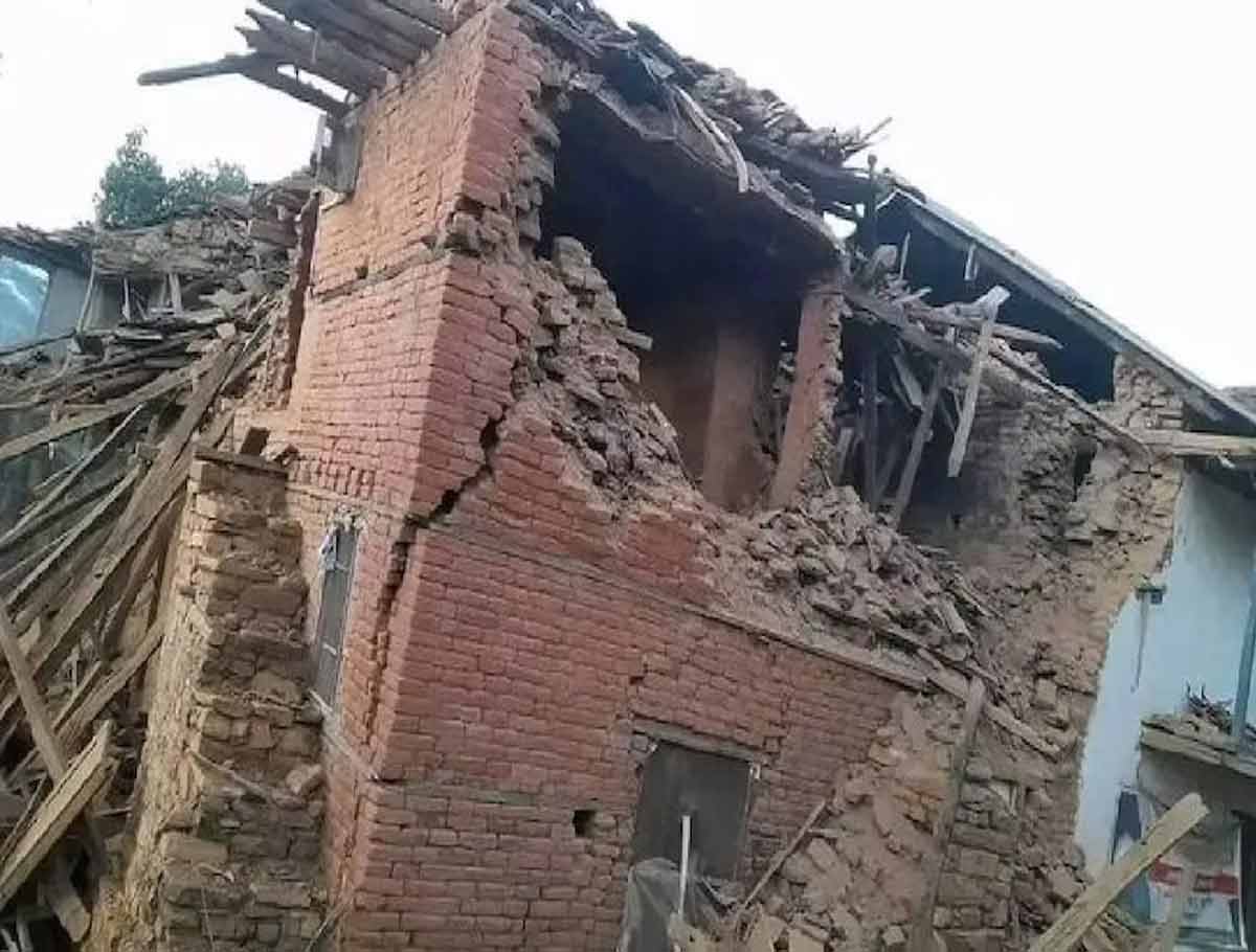 Death Toll Of The Earthquake in Nepal Reaches To 128