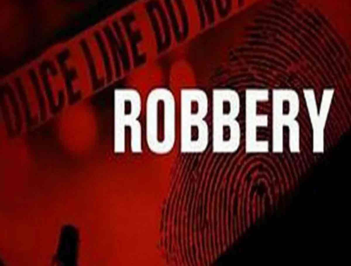Gang Snatches Away Rs. 1 Lakh From Truck Driver At Knife Point In Shamshabad 
