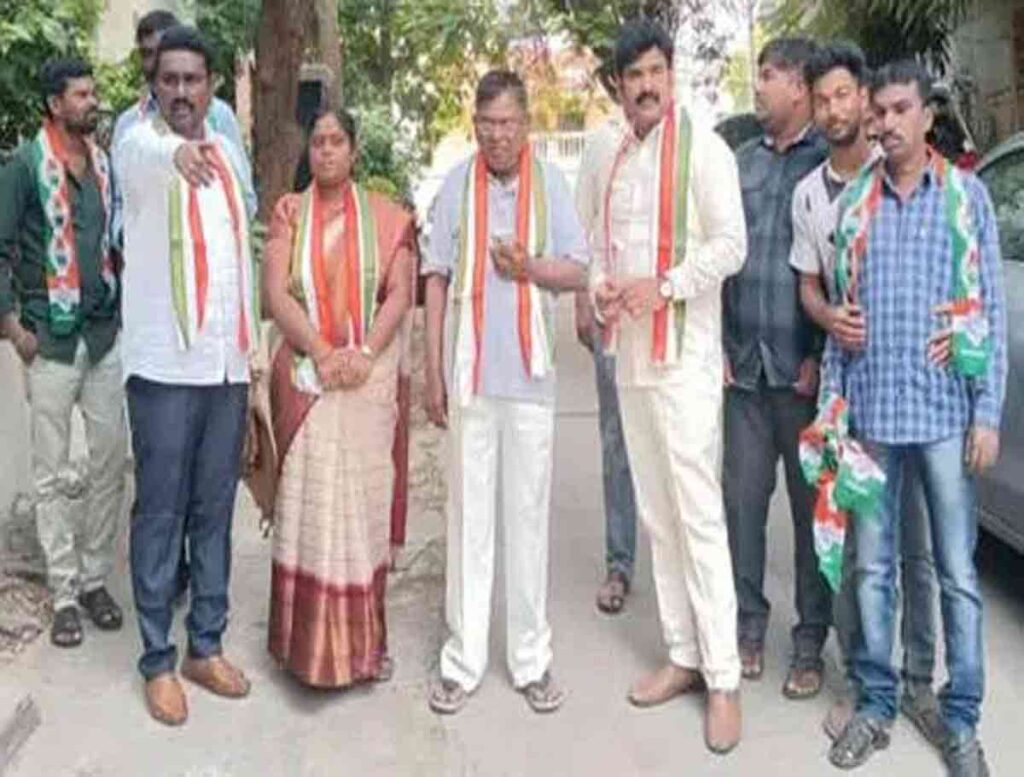 Jakkula Shwetha Quit The BRS And Joined The Congress