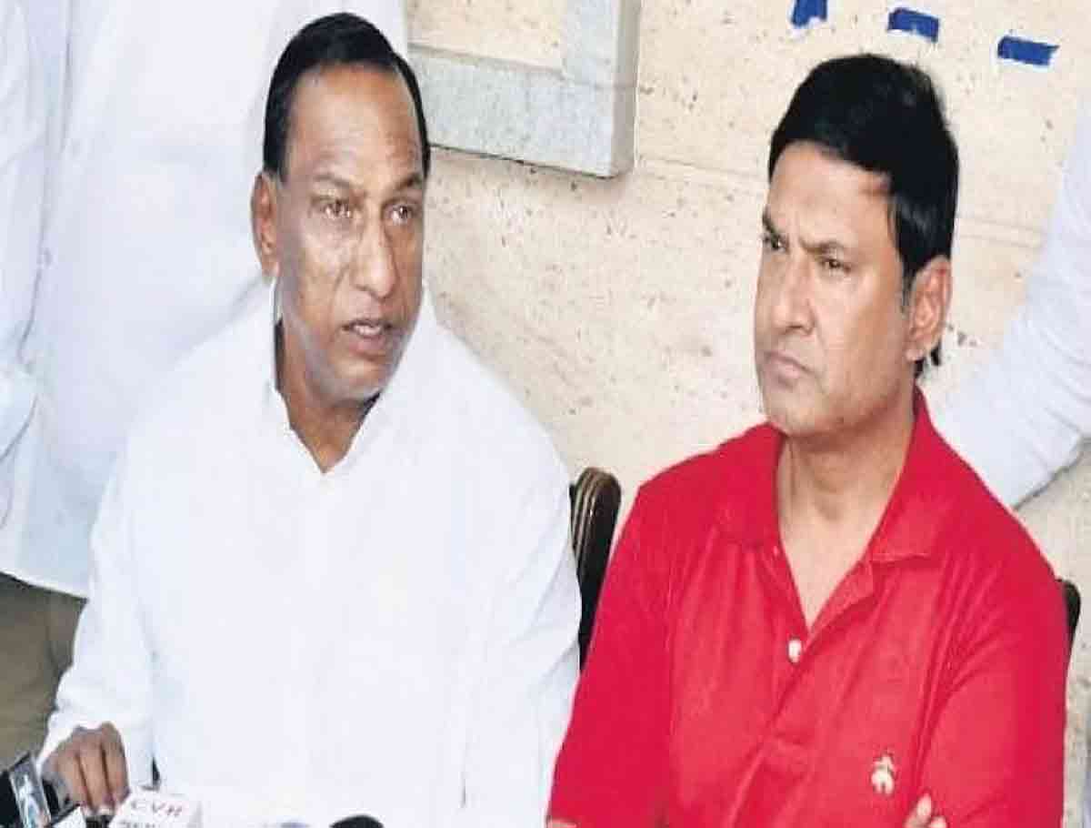 Malla Reddy And His Son-In-Law Dumma To BRS Party Meeting