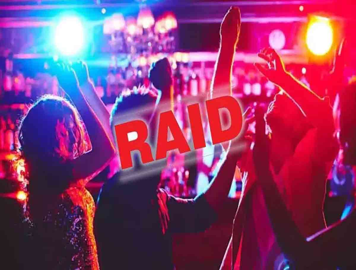Police Raided Several Pubs in The Hyderabad City Jubilee Hills