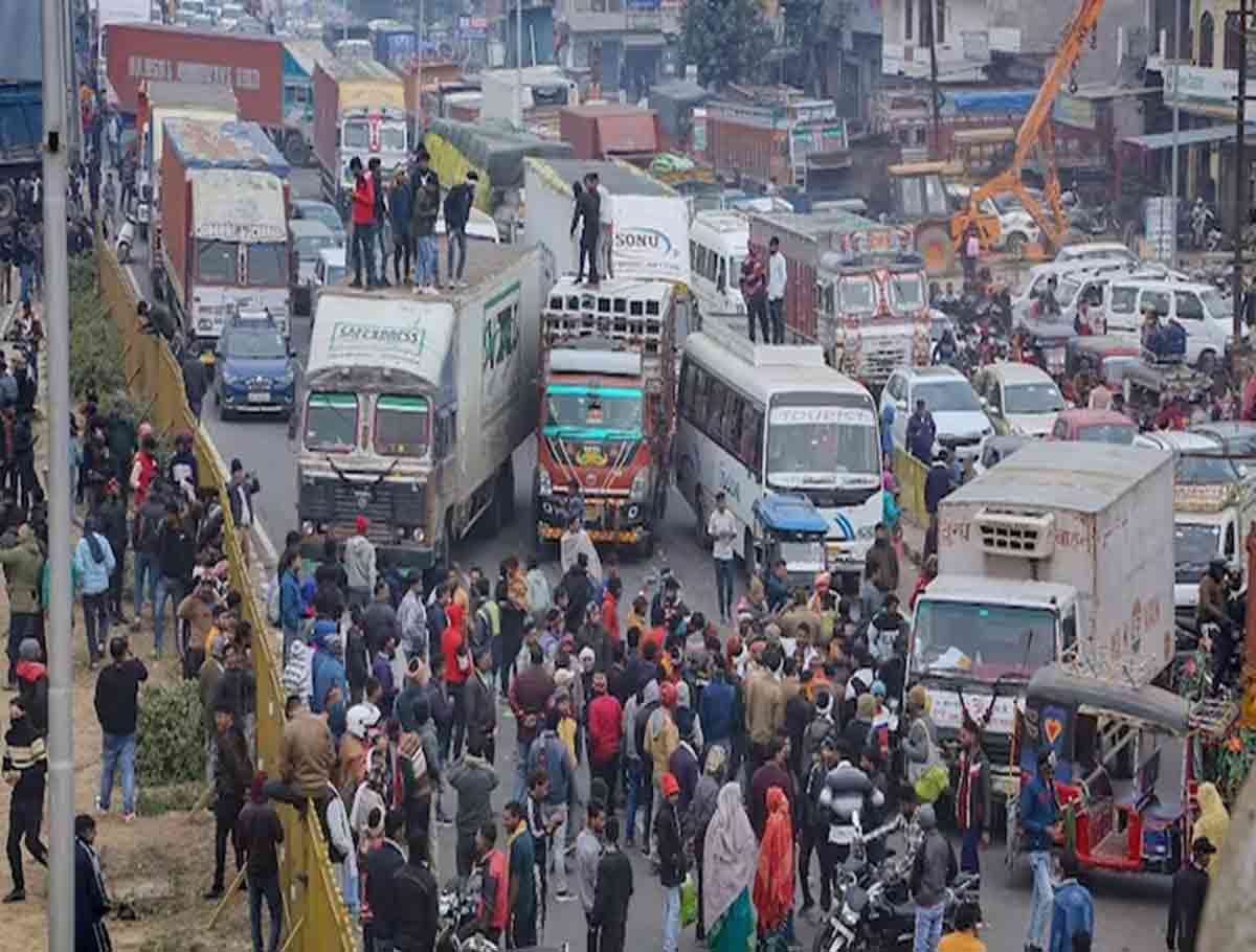 Long Queues At Hyderabad Petrol Pumps As Truck Drivers Protest