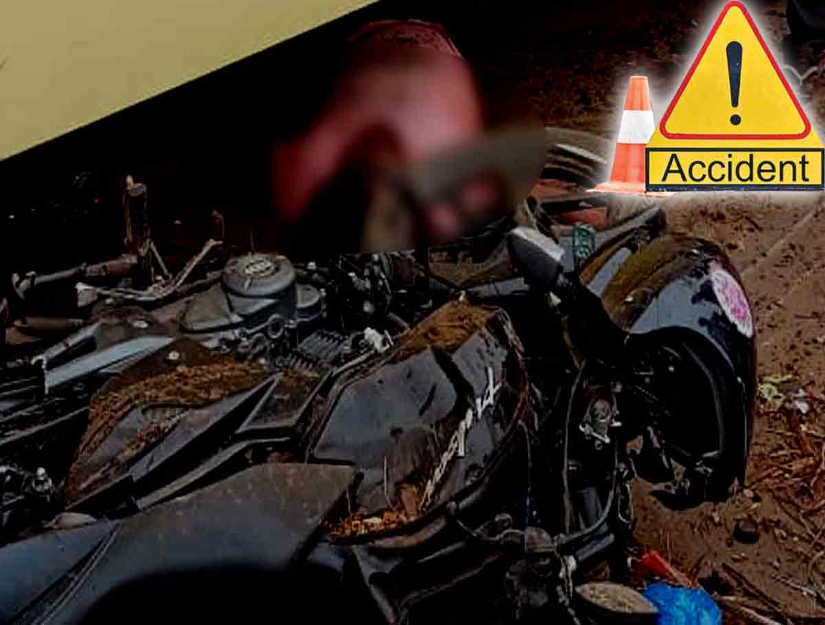 2 Died After Bike Crashes Into The Tree In Mulugu 