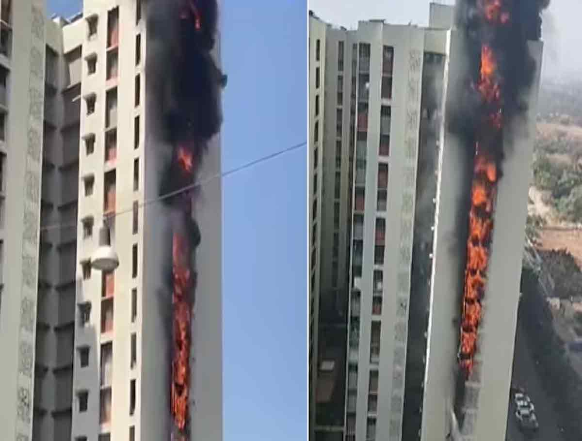 Massive Fire Breaks Out In The Building in Mumbai