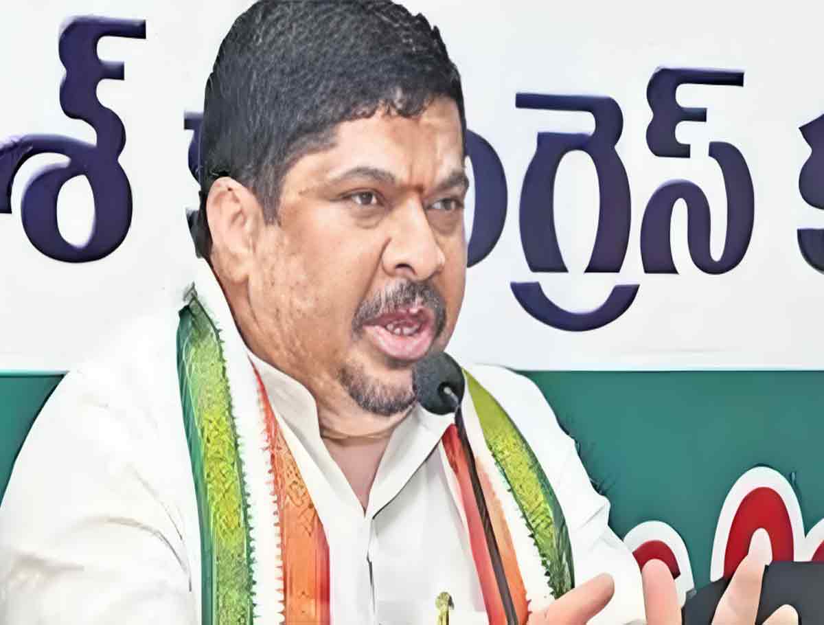 No One Has Courage To Touch Our Govt: Ponnam To Bandi 