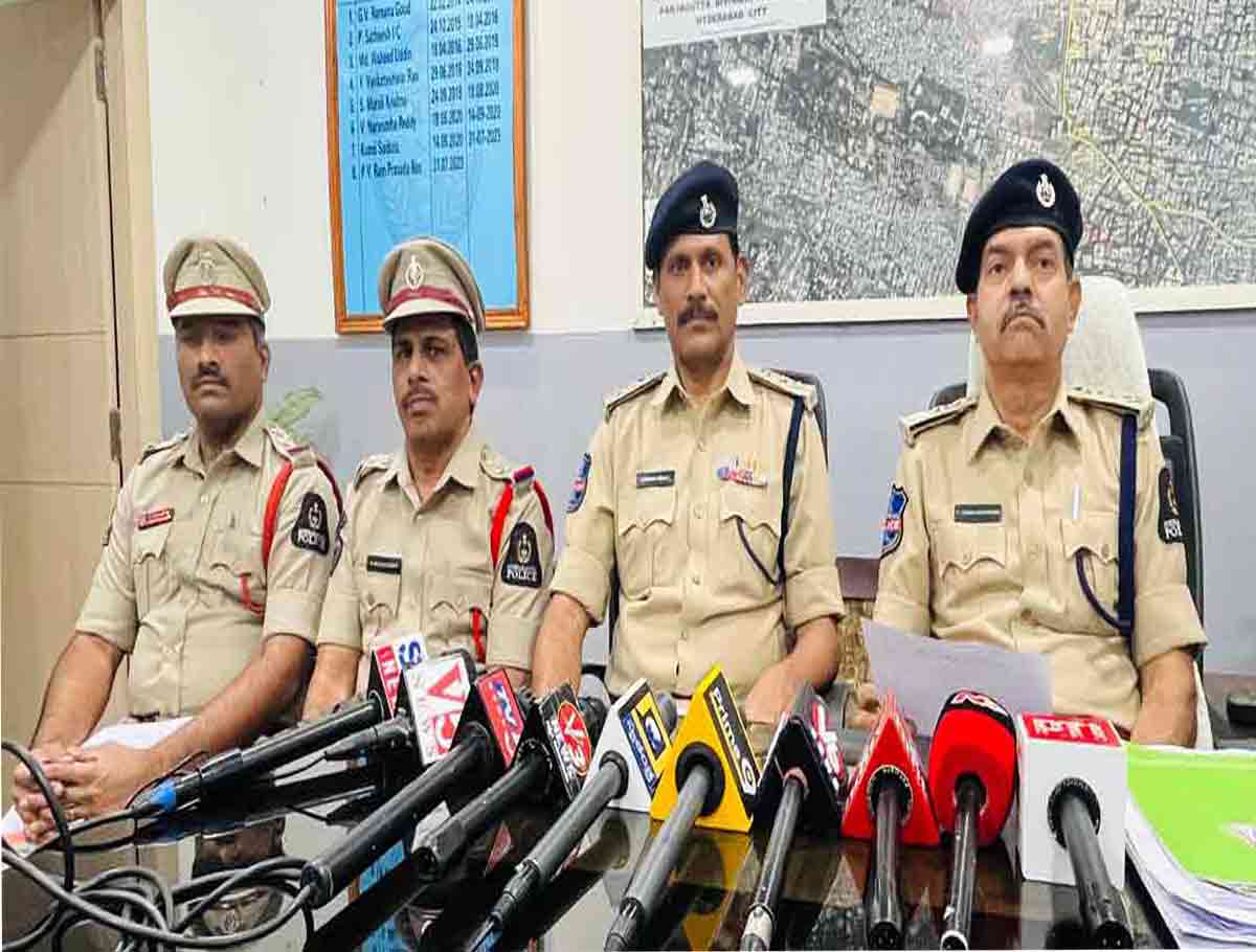 Police Arrested Interstate Fake Ayurvedic Medicine Racket in Madhuranagar