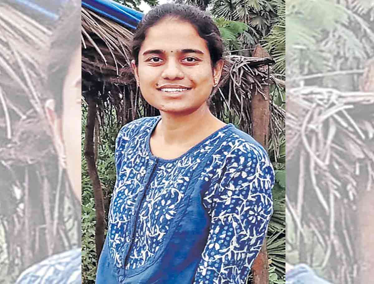 UoH Alumna Vasanthi Peddireddy Selected For IFS With All India 50th Rank