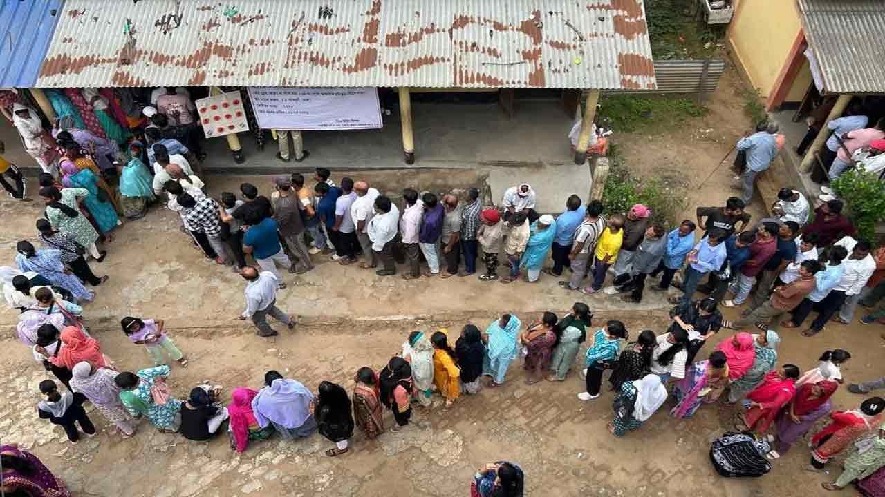 75.81% Turnout In Assam, 62.71 % In Kerala, 72.40% In Pondicherry Till 3 PM
